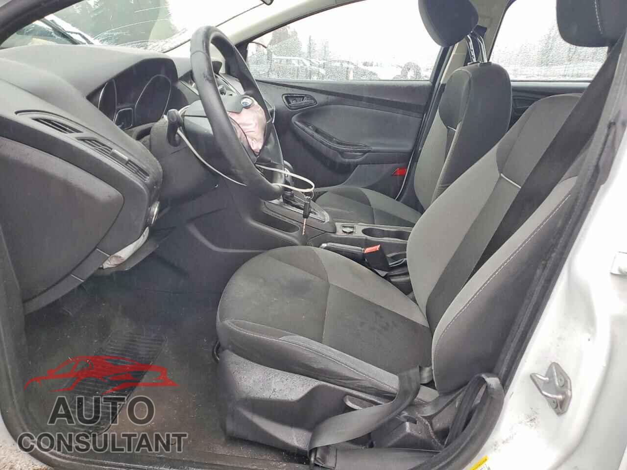 FORD FOCUS 2014 - 1FADP3E20EL443284