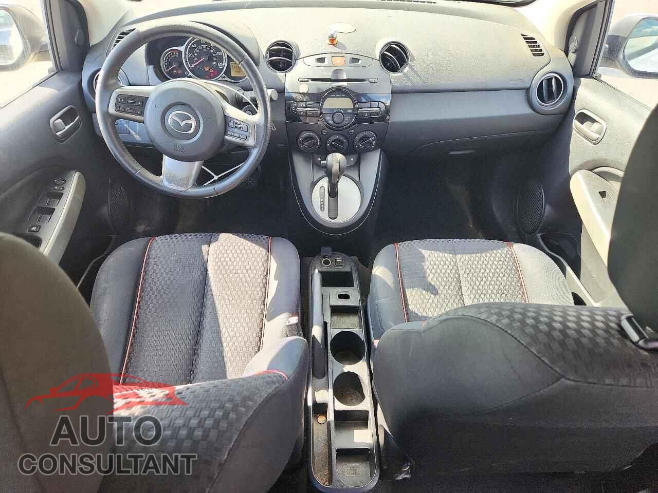 MAZDA 2 2013 - JM1DE1LY3D0158140