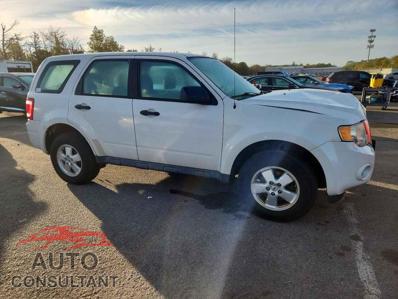 FORD ESCAPE 2011 - 1FMCU9C71BKB77173