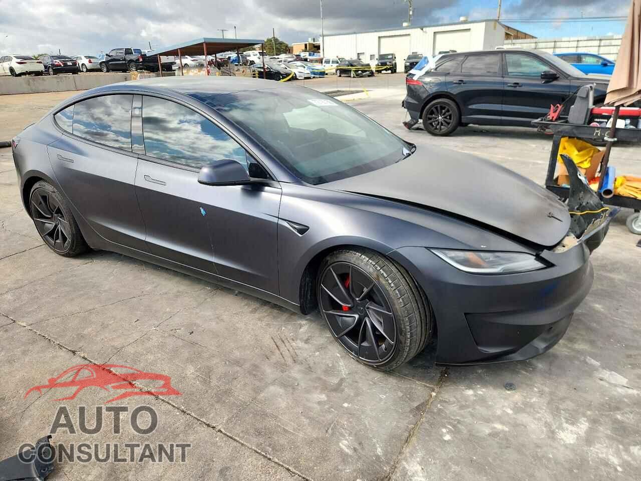 TESLA MODEL 3 2024 - 5YJ3E1ETXRF889945