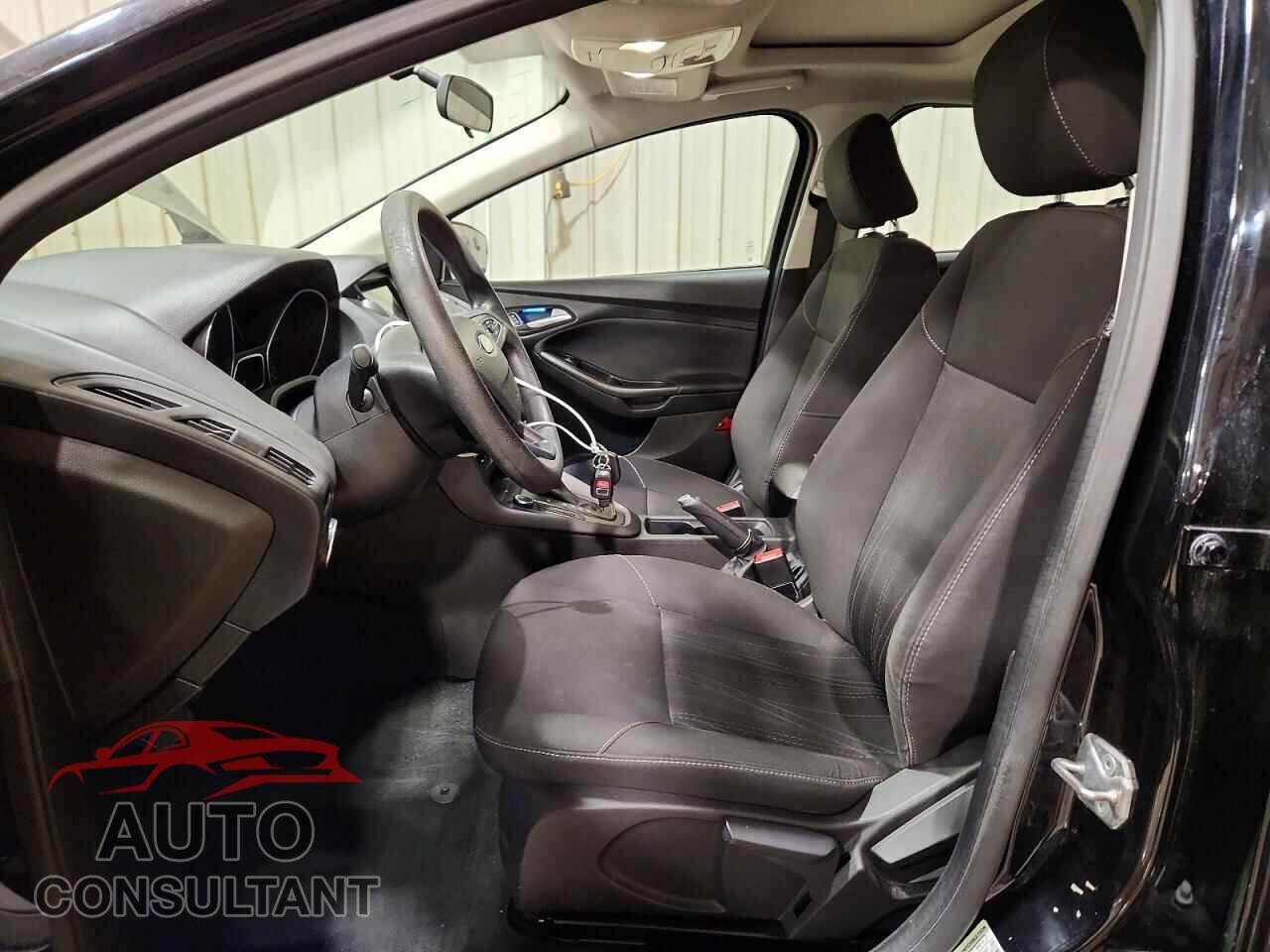 FORD FOCUS 2017 - 1FADP3H25HL203048