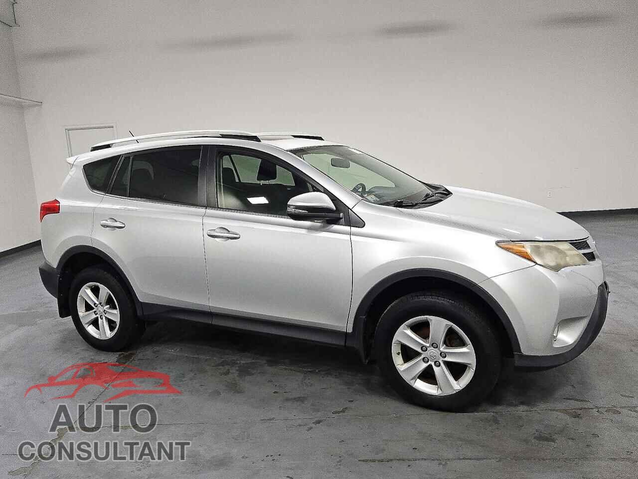 TOYOTA RAV4 2013 - JTMRFREV9DD045371