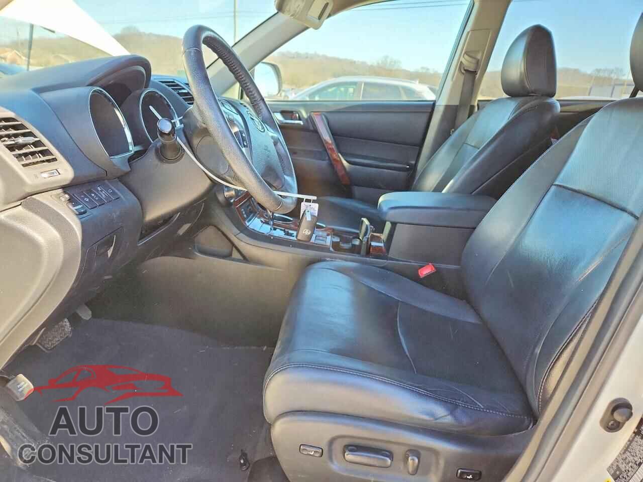 TOYOTA HIGHLANDER 2013 - 5TDYK3EH8DS093561