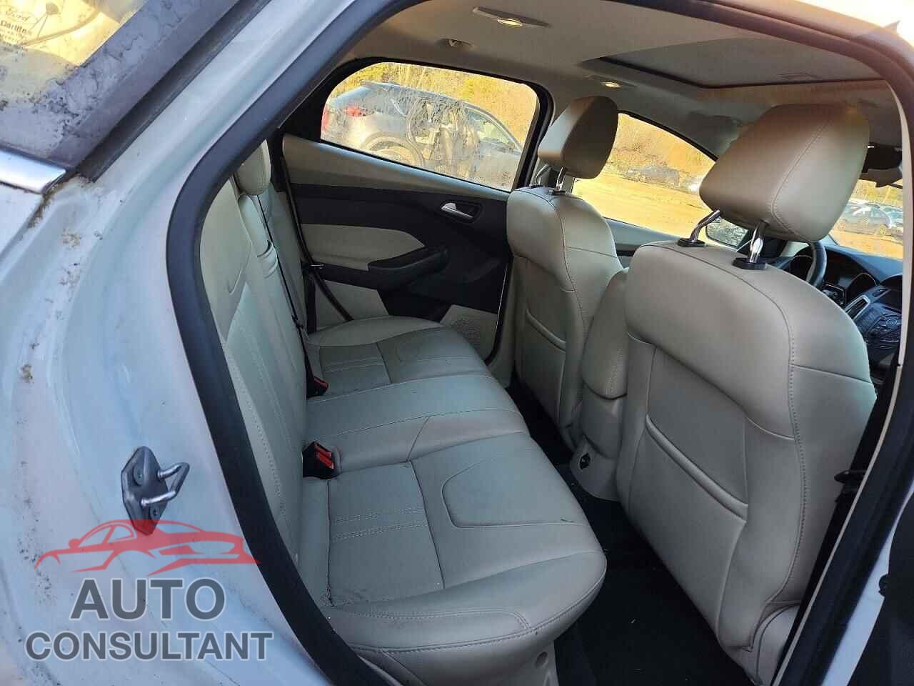 FORD FOCUS 2012 - 1FAHP3M27CL351914