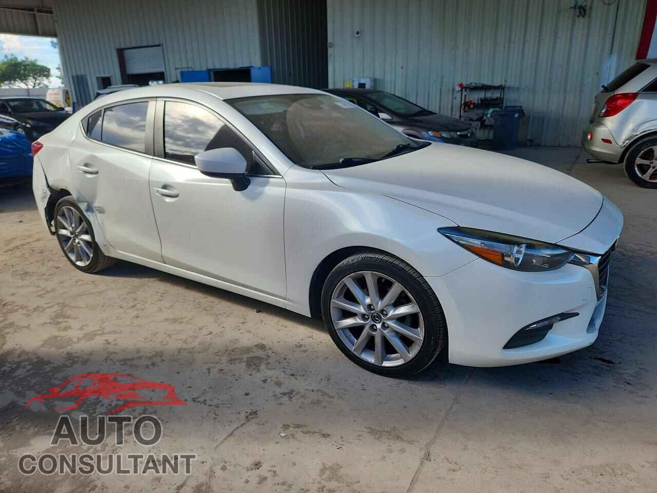 MAZDA 3 2017 - 3MZBN1V76HM131395