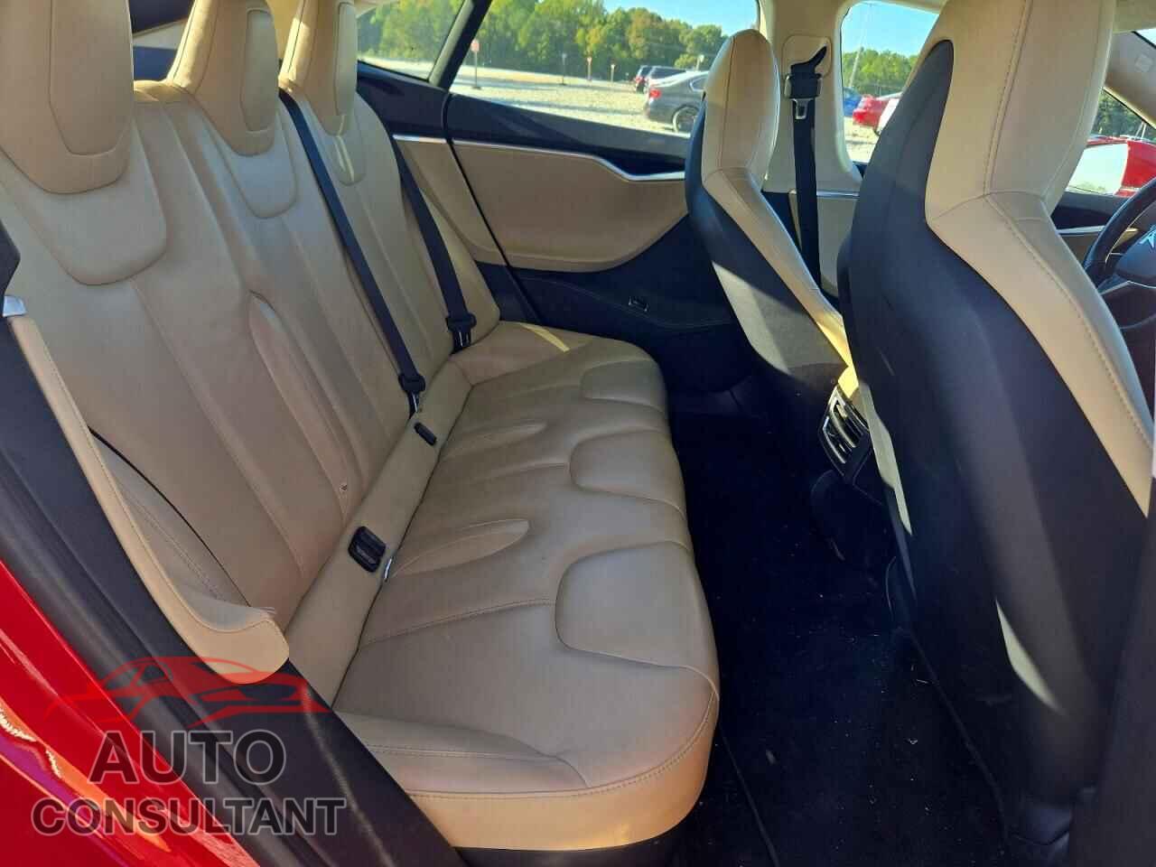 TESLA MODEL S 2015 - 5YJSA1E14FF104174