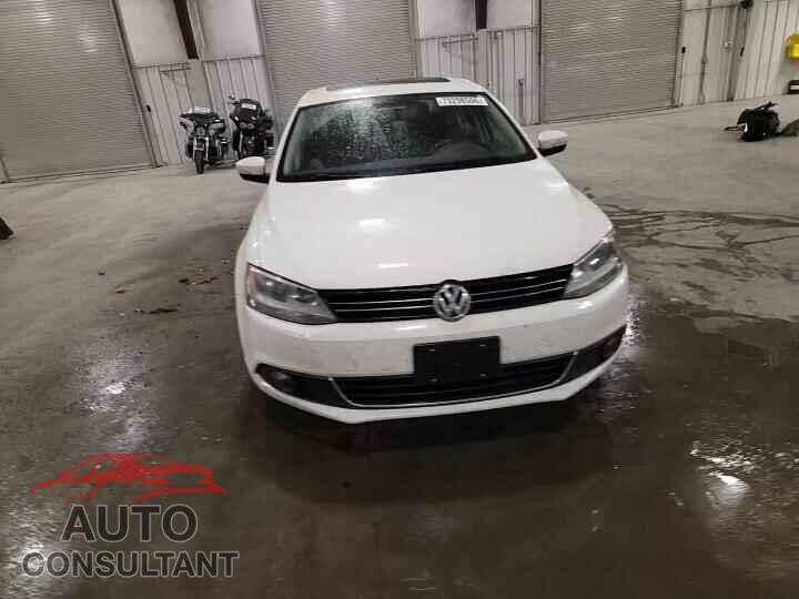 VOLKSWAGEN JETTA 2011 - 3VWLZ7AJ4BM354474