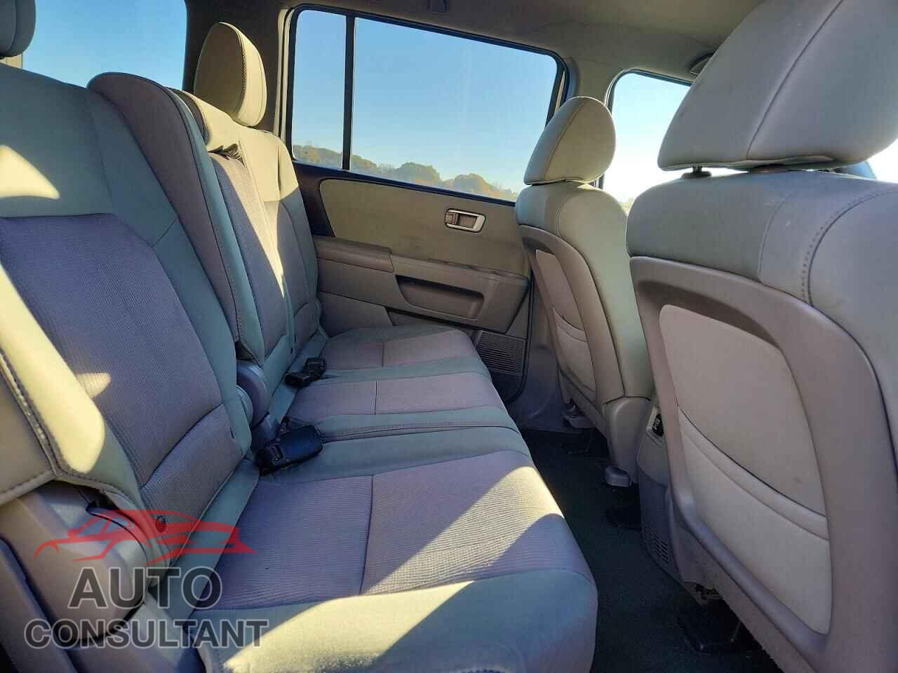 HONDA PILOT 2015 - 5FNYF4H49FB061292