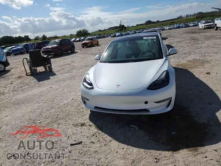 TESLA MODEL 3 2022 - 5YJ3E1EA2NF233277