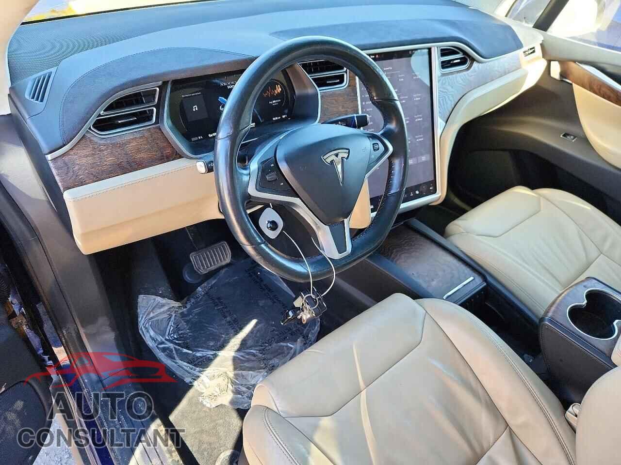 TESLA MODEL X 2017 - 5YJXCBE22HF054019