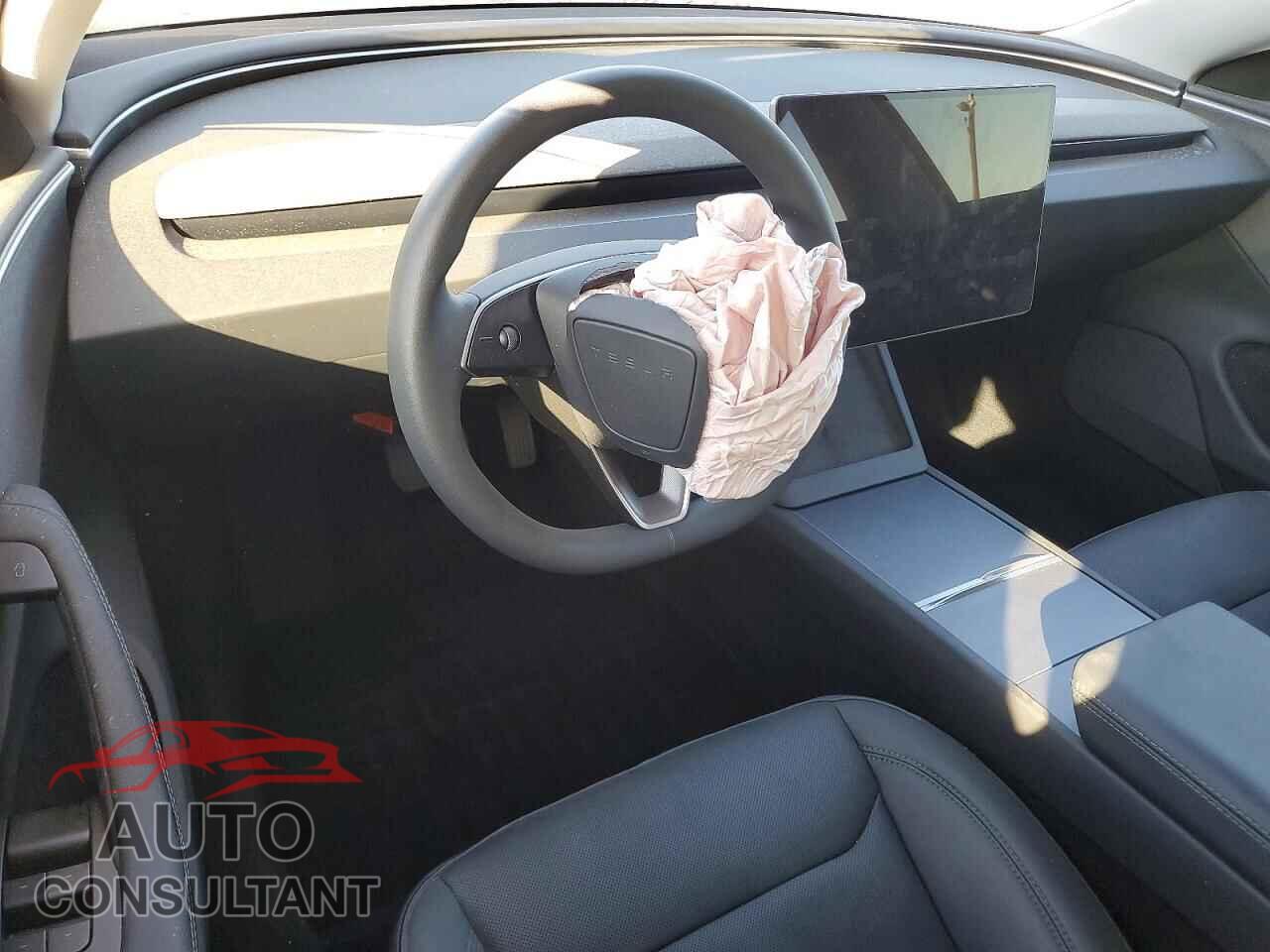 TESLA MODEL 3 2024 - 5YJ3E1EA8RF858787