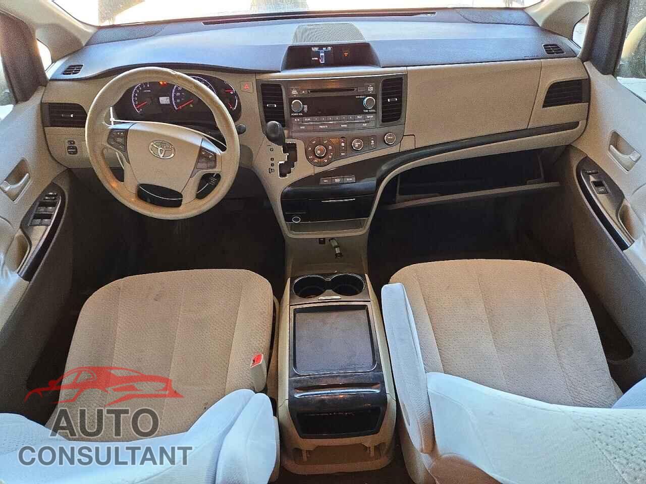 TOYOTA SIENNA 2011 - 5TDKK3DC0BS131020