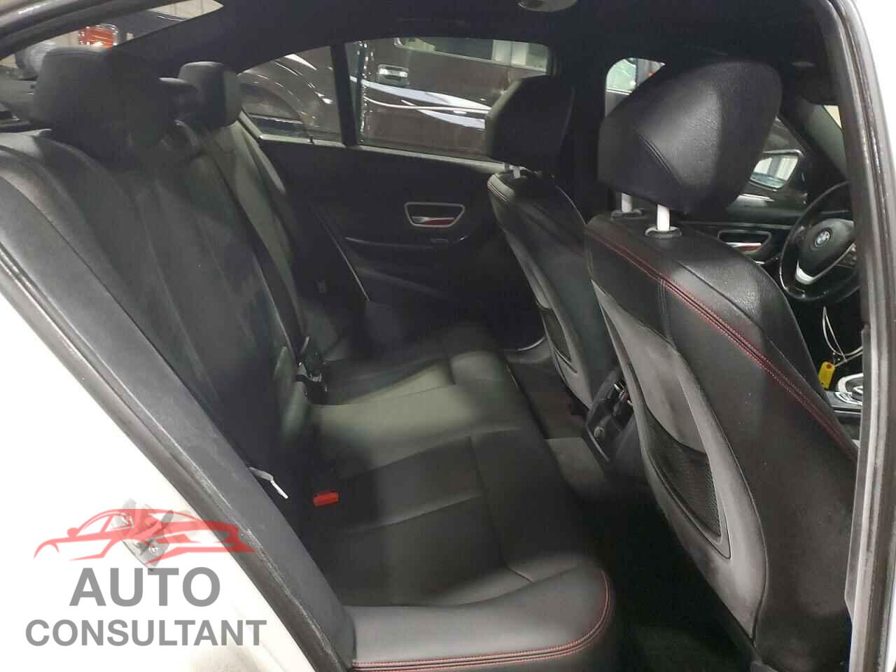 BMW 3 SERIES 2013 - WBA3B5C5XDF593927