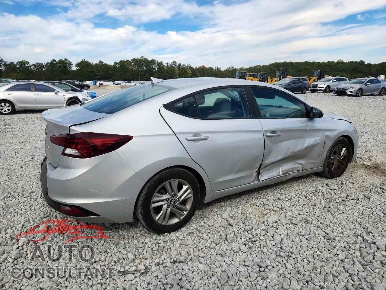 HYUNDAI ELANTRA 2019 - 5NPD84LF4KH417841