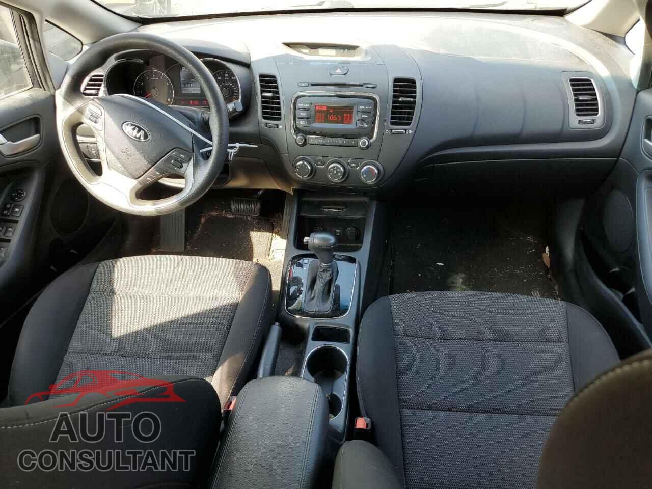 KIA FORTE 2017 - KNAFK5A88H5679999