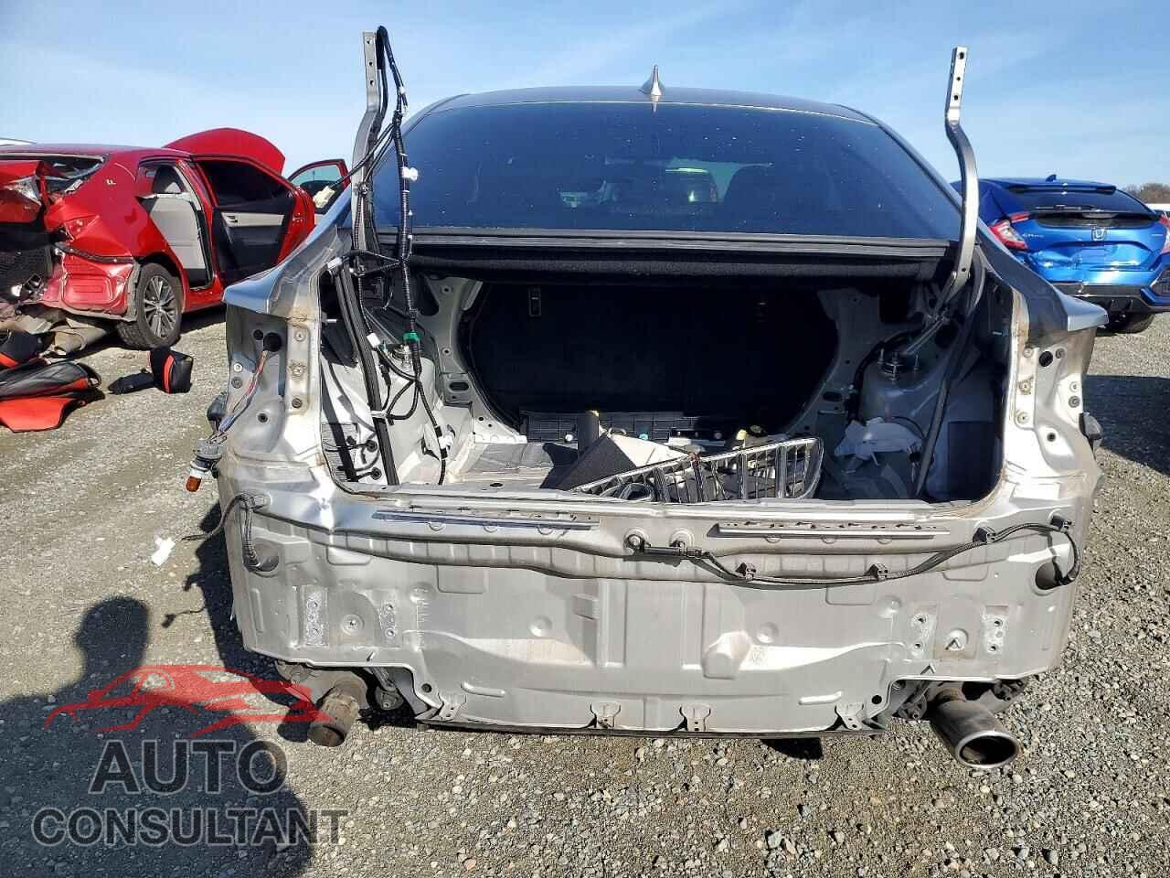 LEXUS IS 2016 - JTHBA1D28G5010004