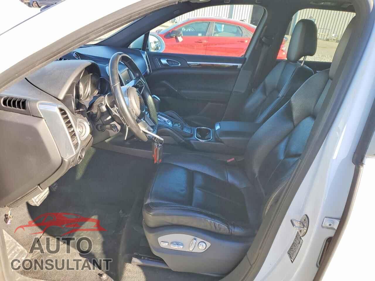 PORSCHE CAYENNE 2016 - WP1AA2A21GKA09784