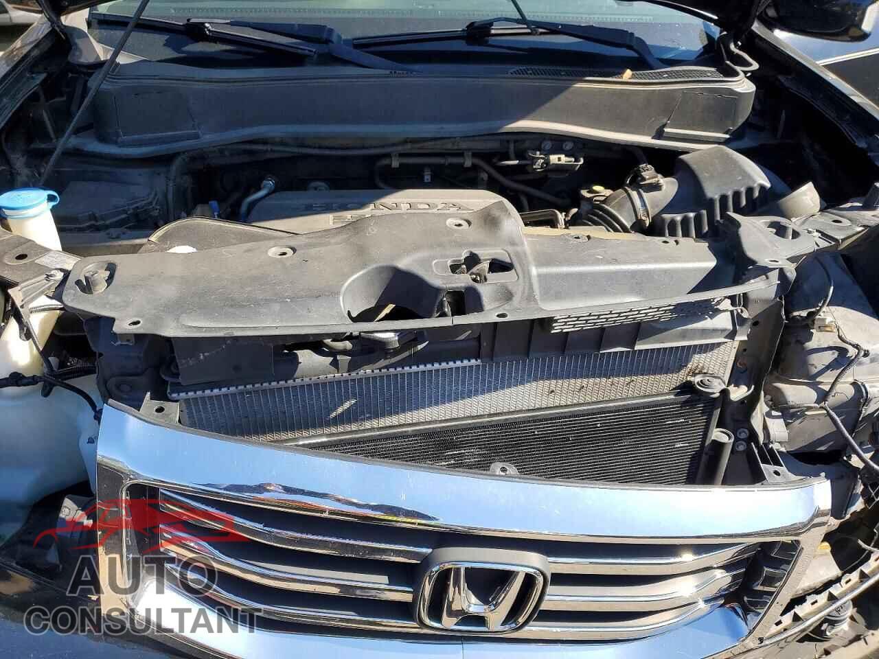 HONDA PILOT 2015 - 5FNYF3H96FB022763