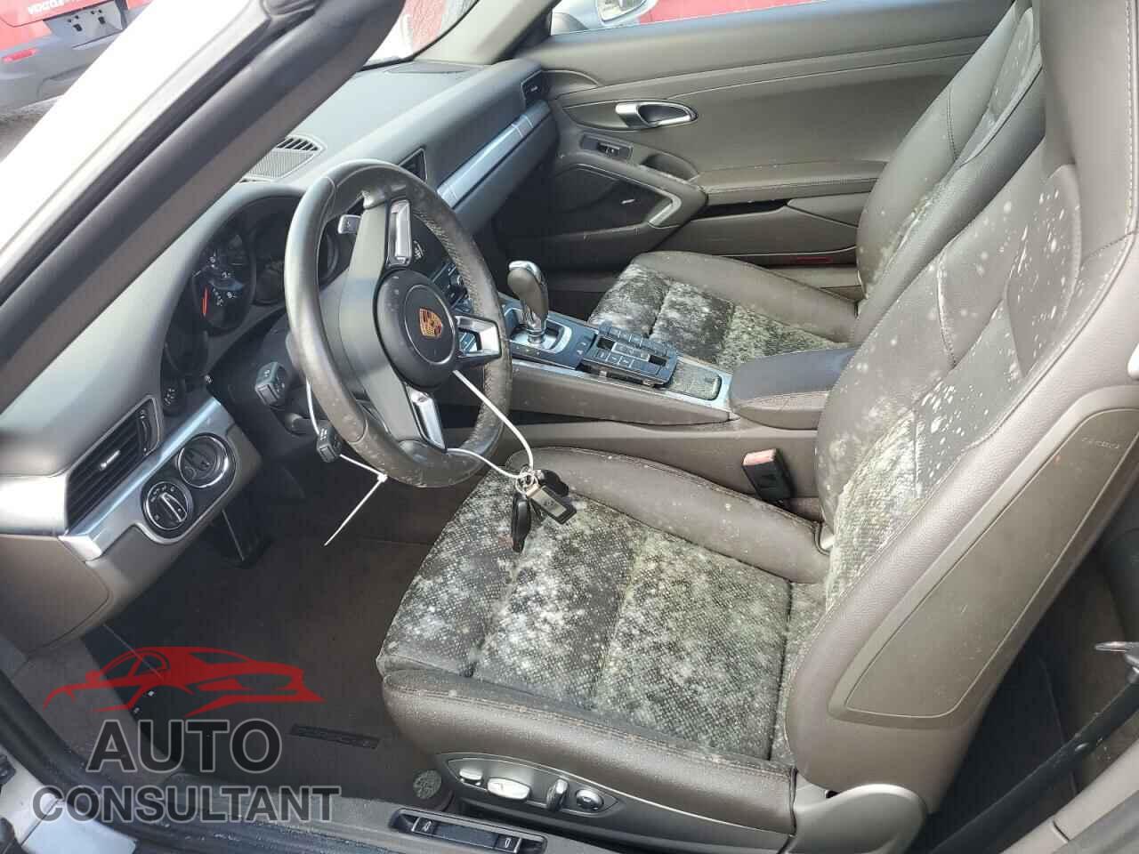 PORSCHE 911 2017 - WP0CA2A9XHS141399