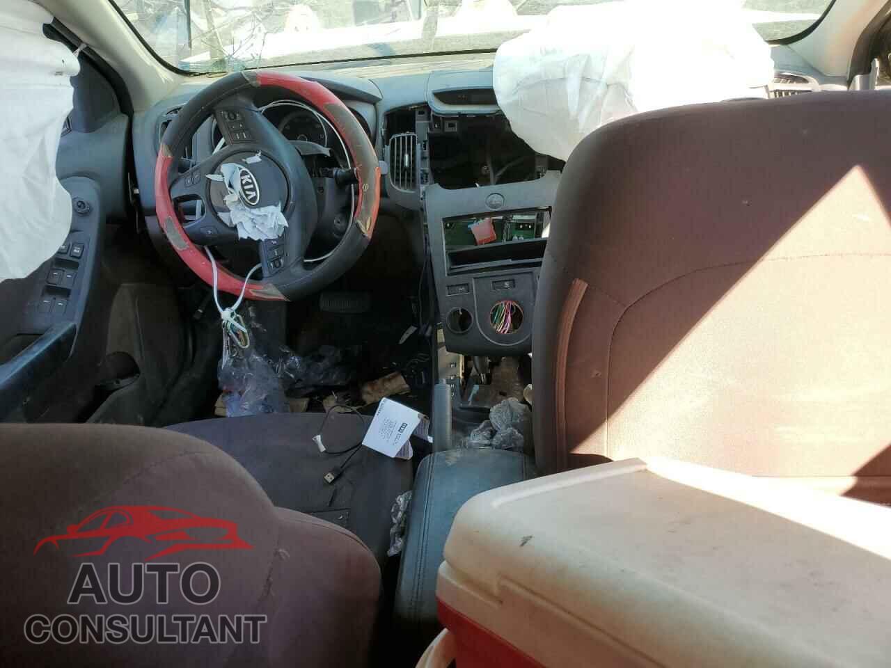 KIA FORTE 2010 - KNAFU4A25A5123011