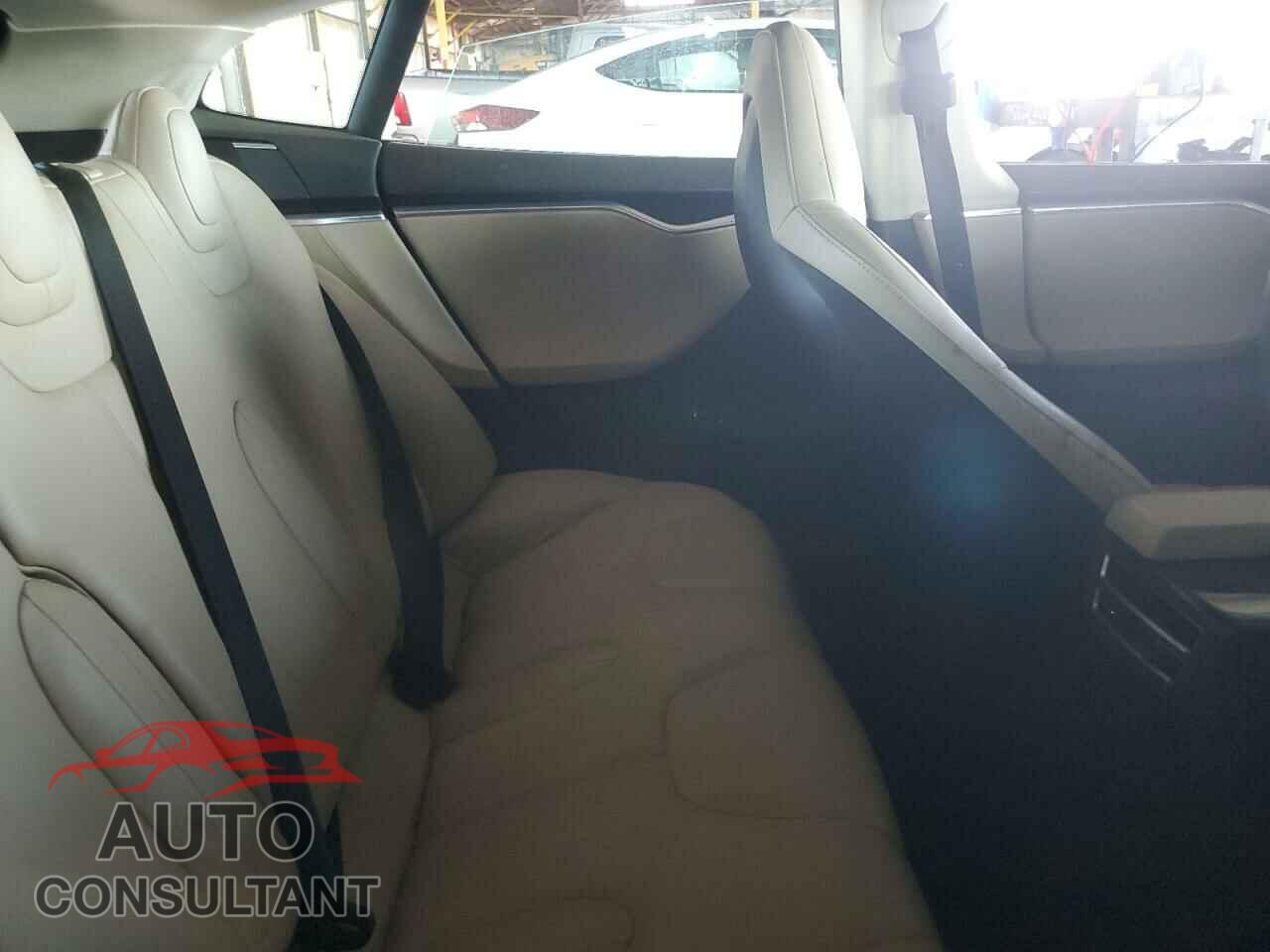 TESLA MODEL S 2013 - 5YJSA1CN8DFP11438