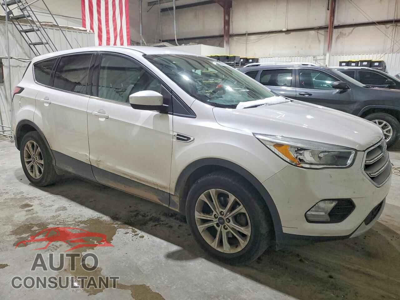 FORD ESCAPE 2017 - 1FMCU0GD2HUB78129
