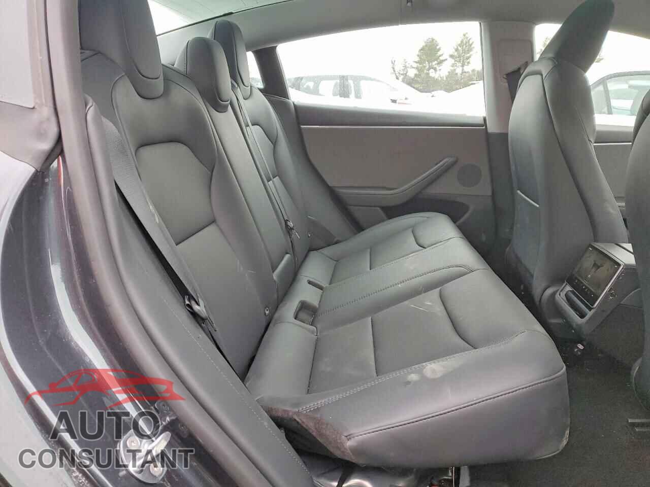 TESLA MODEL 3 2025 - 5YJ3E1EA2SF042941