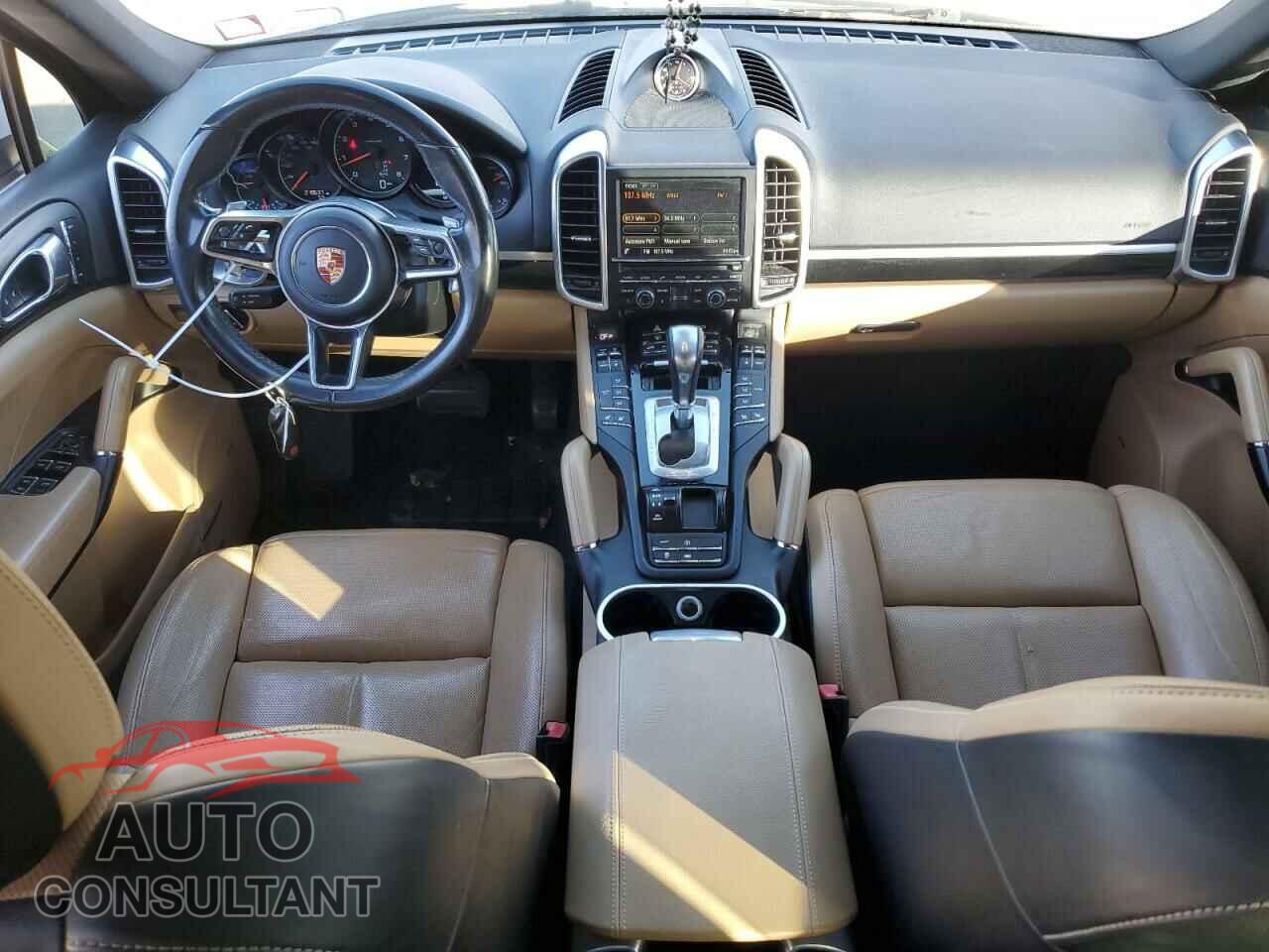 PORSCHE CAYENNE 2016 - WP1AA2A22GLA01445