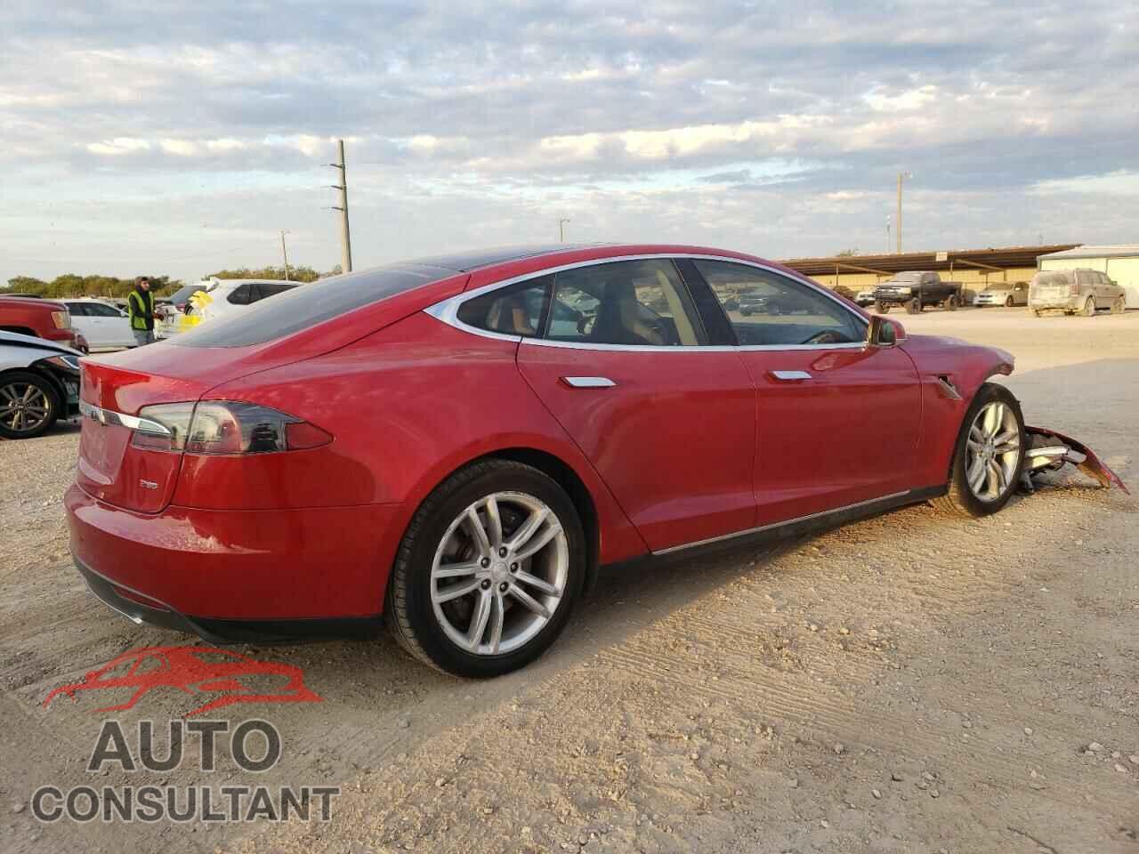 TESLA MODEL S 2013 - 5YJSA1CP7DFP26059