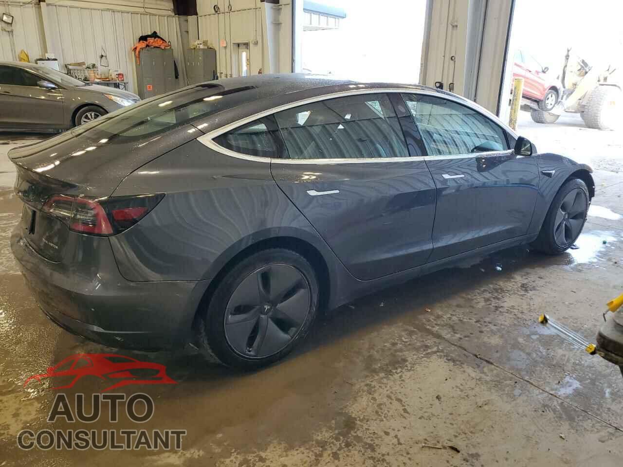 TESLA MODEL 3 2019 - 5YJ3E1EB8KF441975