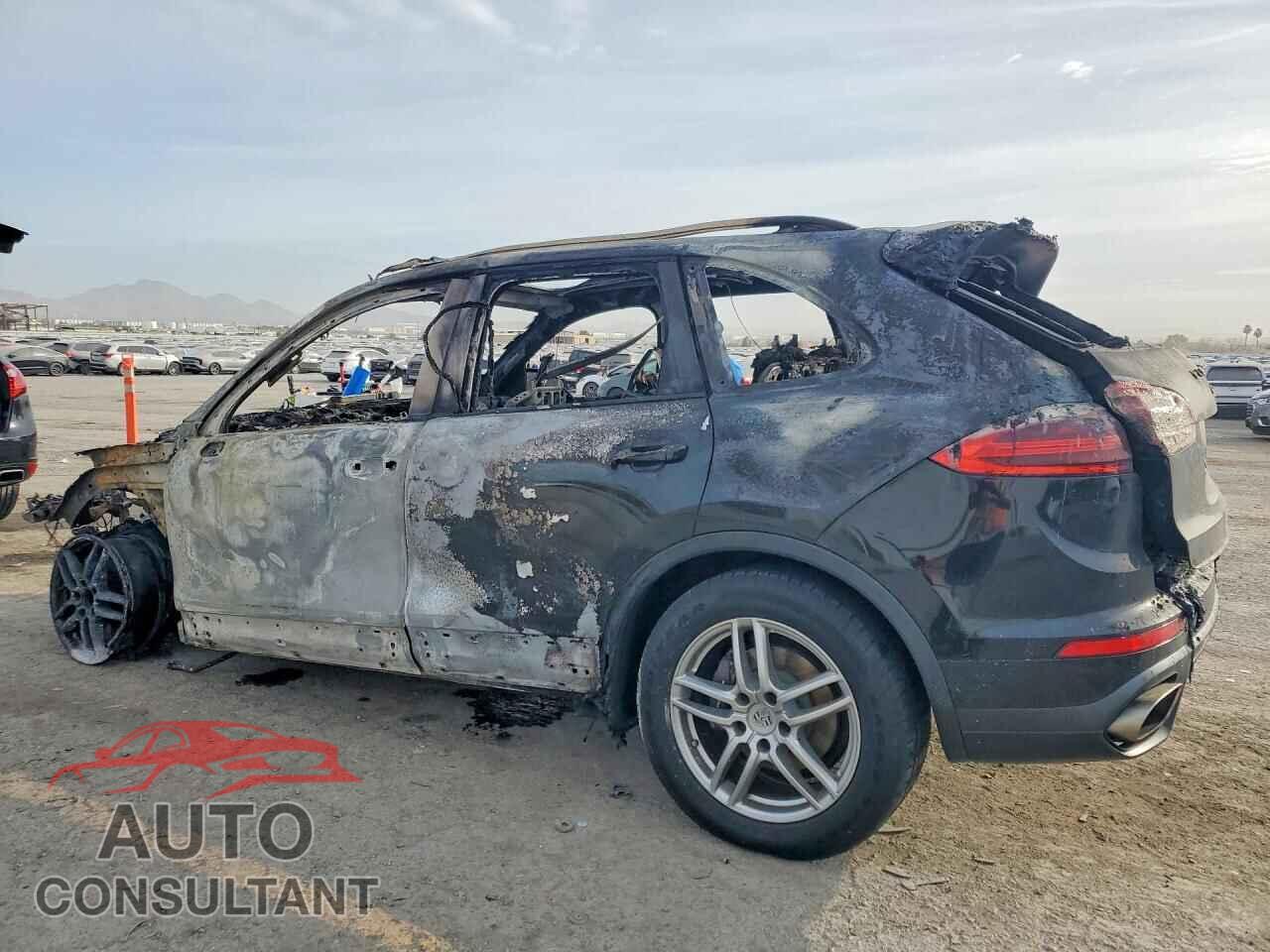 PORSCHE CAYENNE 2016 - WP1AA2A20GKA14748