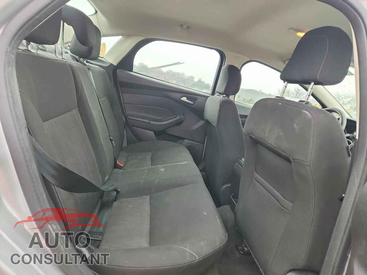 FORD FOCUS 2018 - 1FADP3F21JL212984