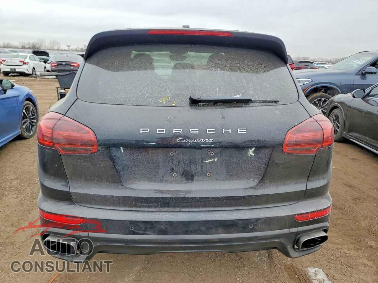 PORSCHE CAYENNE 2016 - WP1AA2A27GKA13628