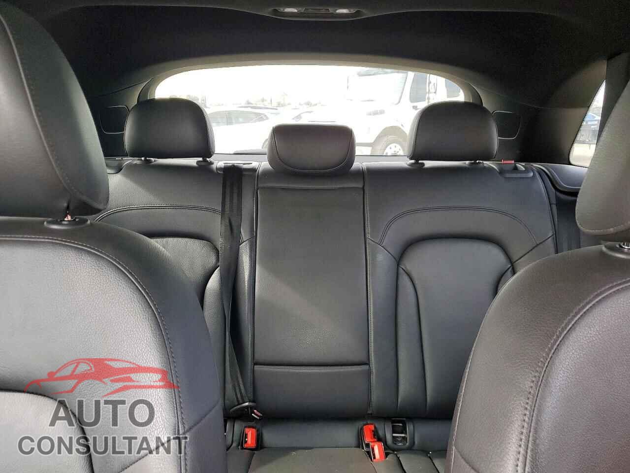 AUDI Q3 2016 - WA1BFCFS7GR002118
