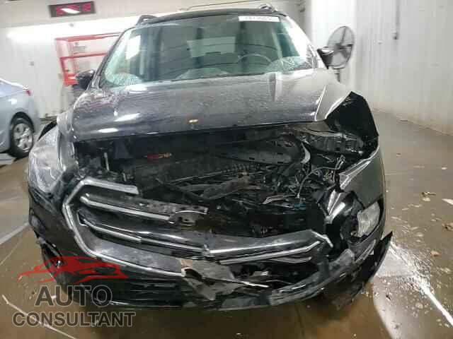 FORD ESCAPE 2017 - 1FMCU0GD3HUD04353