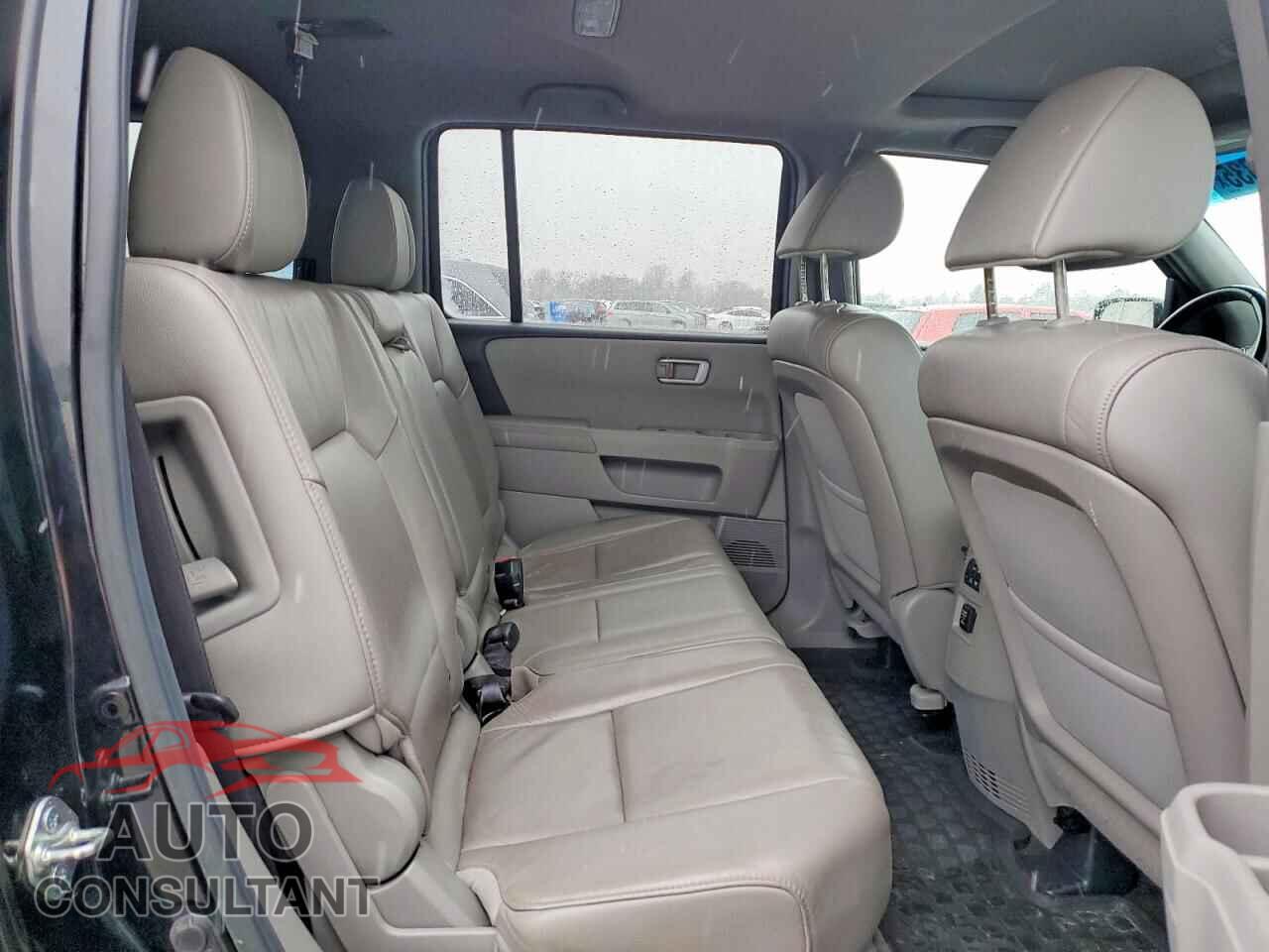 HONDA PILOT 2013 - 5FNYF4H5XDB021373