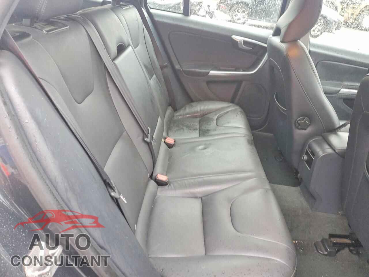 VOLVO V60 2015 - YV140MEC4F1213638