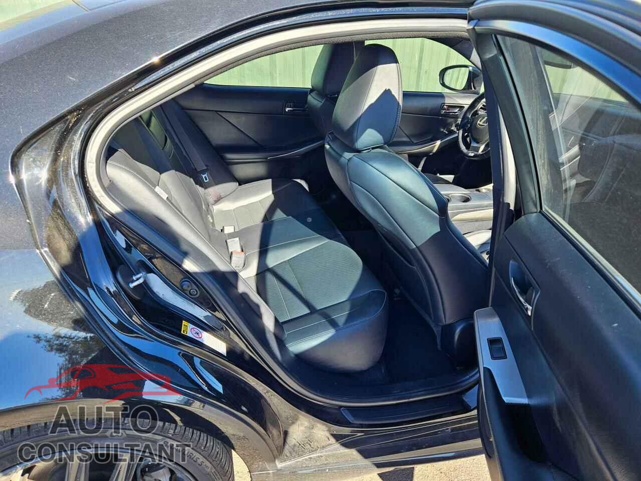 LEXUS IS 2015 - JTHBF1D21F5064325
