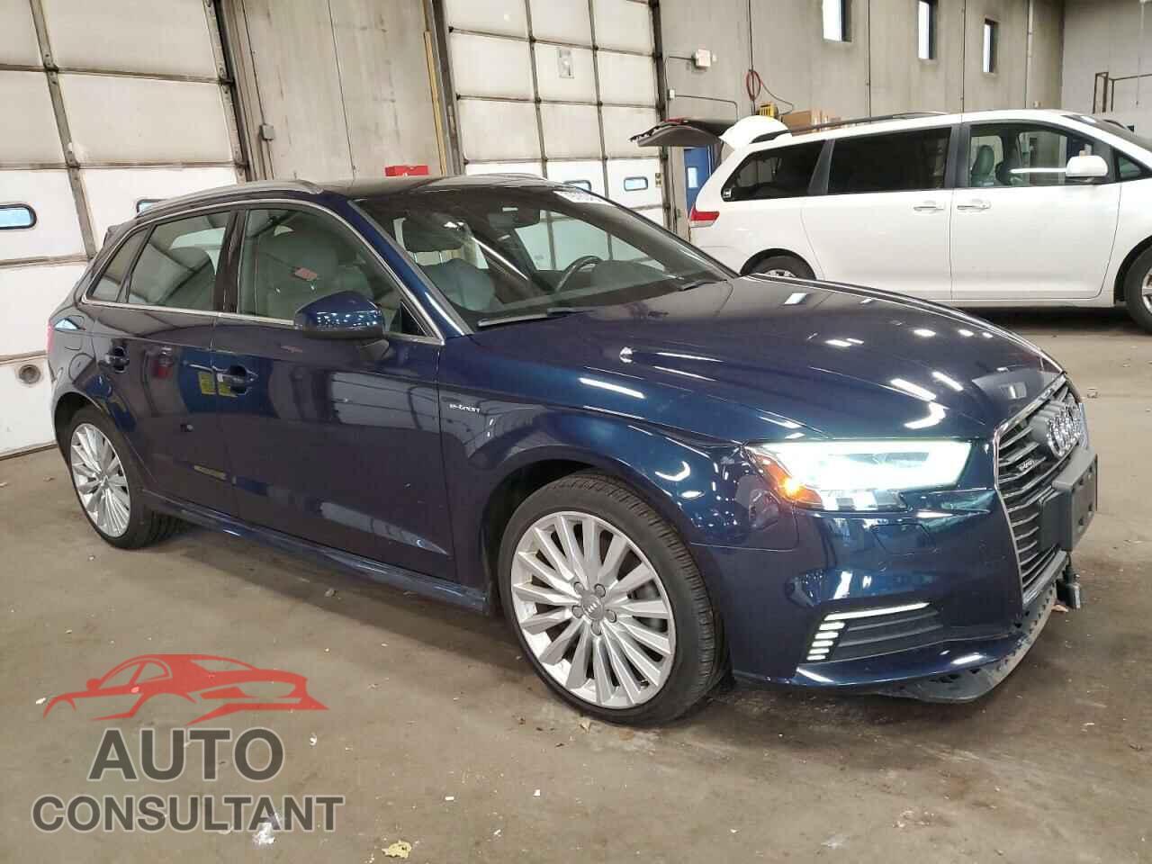 AUDI A3 2017 - WAUTPBFFXHA089367