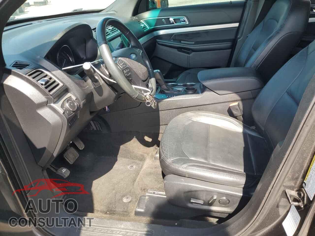 FORD EXPLORER 2017 - 1FM5K7D88HGD14261