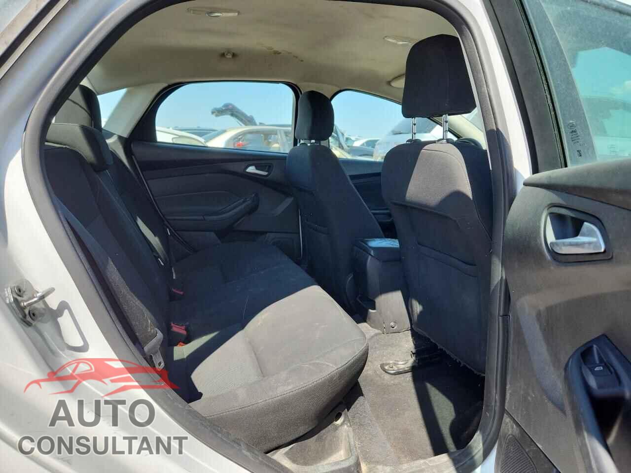 FORD FOCUS 2015 - 1FADP3F2XFL385720