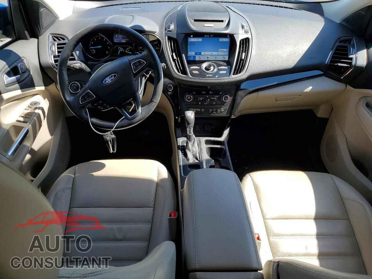 FORD ESCAPE 2017 - 1FMCU9J95HUB43612