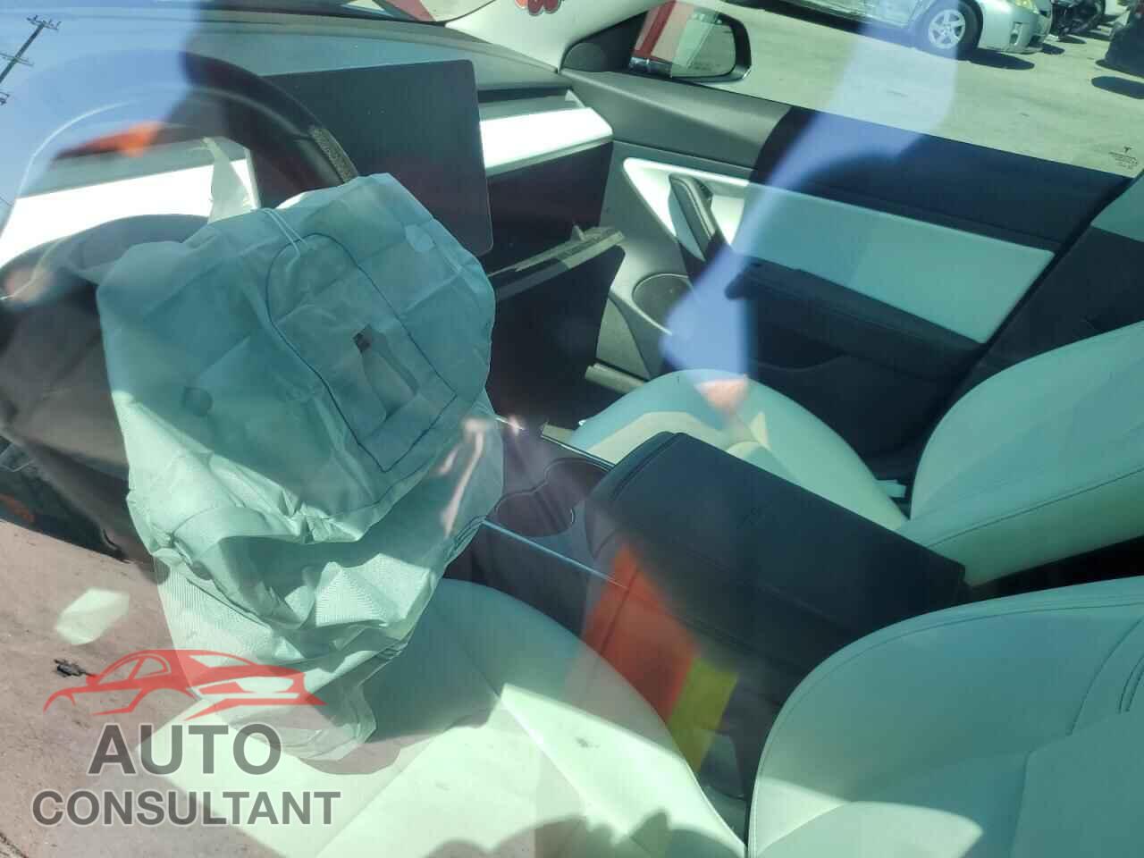 TESLA MODEL 3 2019 - 5YJ3E1EA2KF402760
