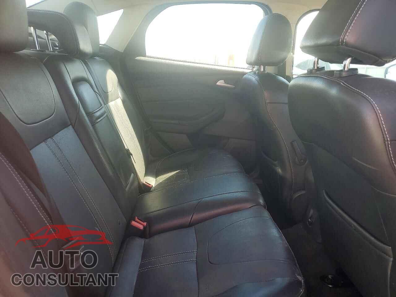 FORD FOCUS 2013 - 1FADP3F25DL124895