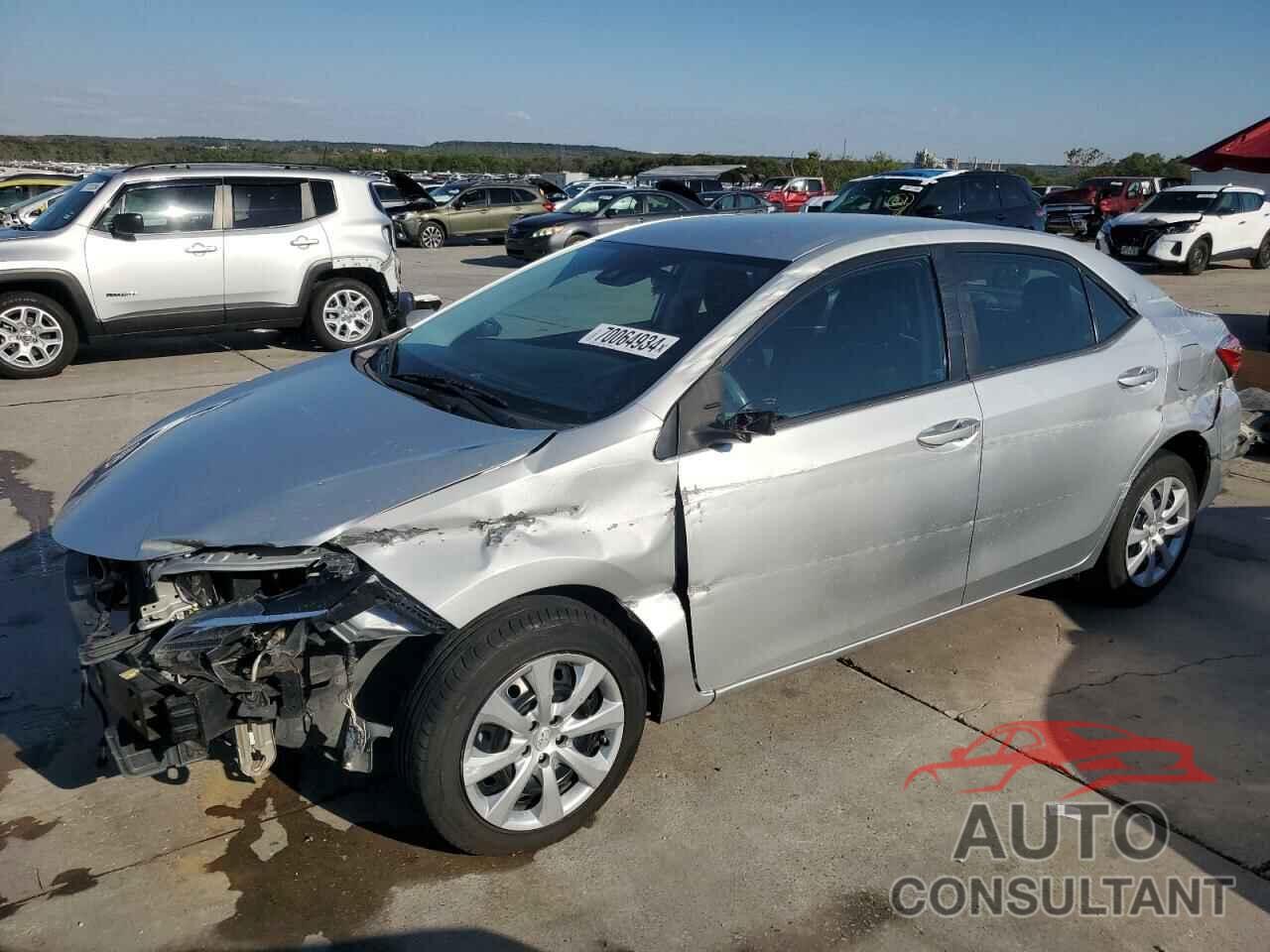 TOYOTA COROLLA 2018 - 5YFBURHE2JP815129