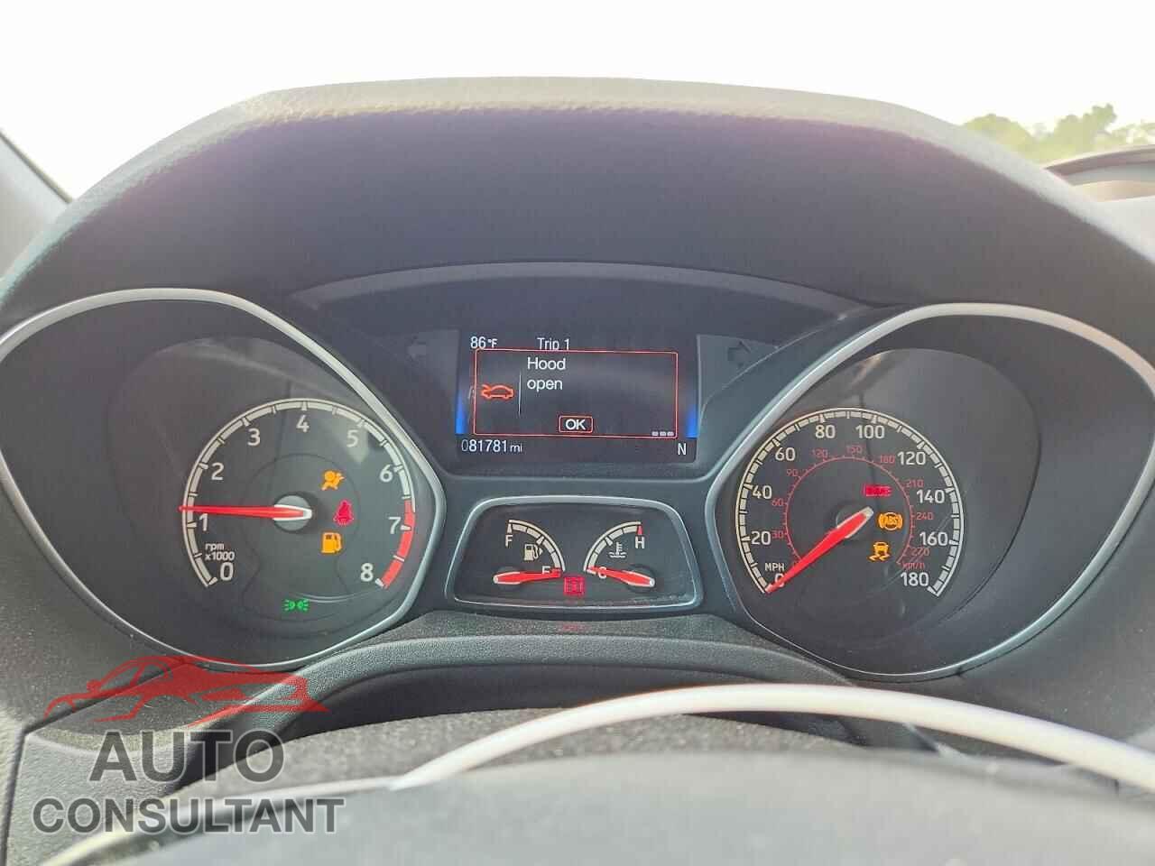 FORD FOCUS 2015 - 1FADP3L91FL246397
