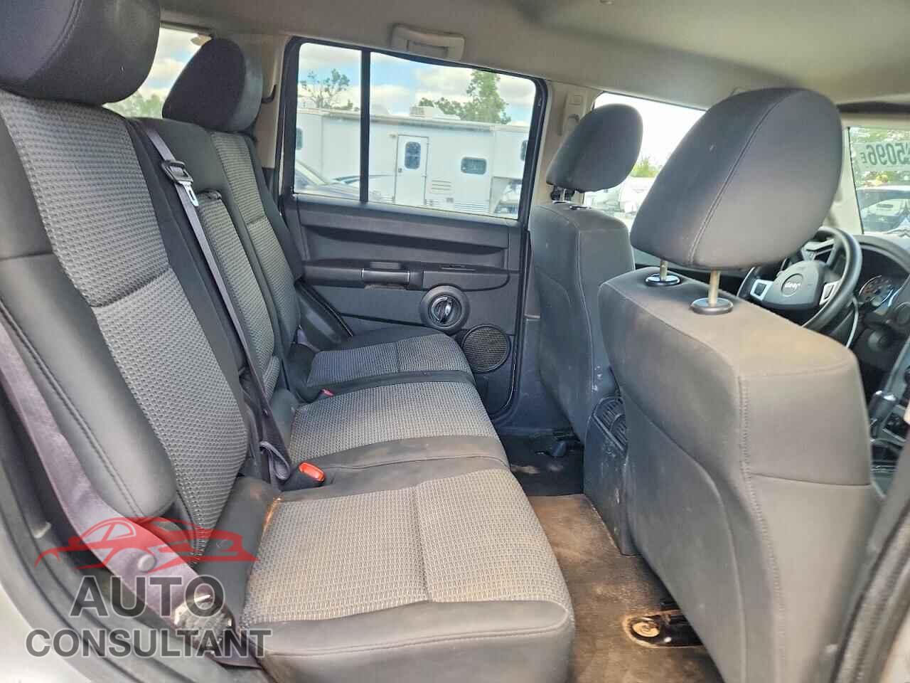 JEEP COMMANDER 2010 - 1J4RH4GK5AC101687