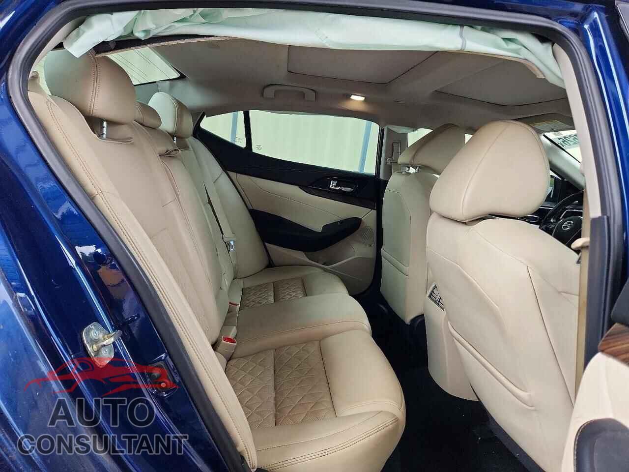 NISSAN MAXIMA 2017 - 1N4AA6AP1HC414873