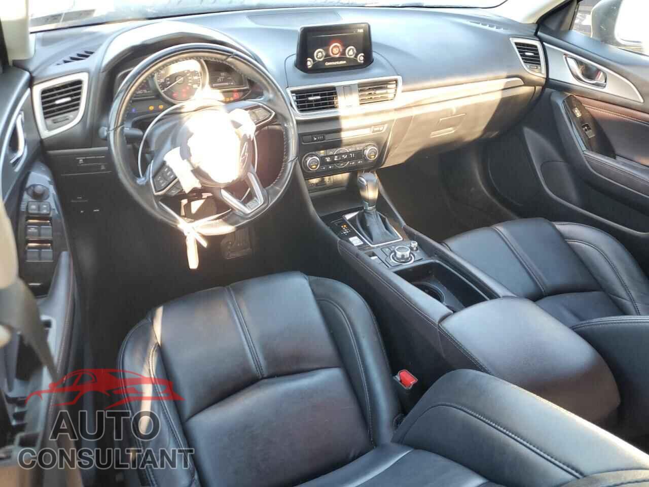 MAZDA 3 2018 - 3MZBN1V36JM207054