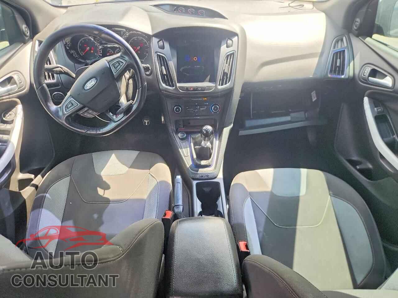 FORD FOCUS 2016 - 1FADP3L96GL202686